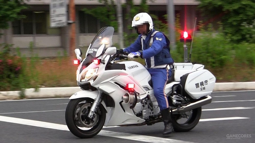 日本摩托车骑警队:穿梭于致命的车流间只为守护交通安全