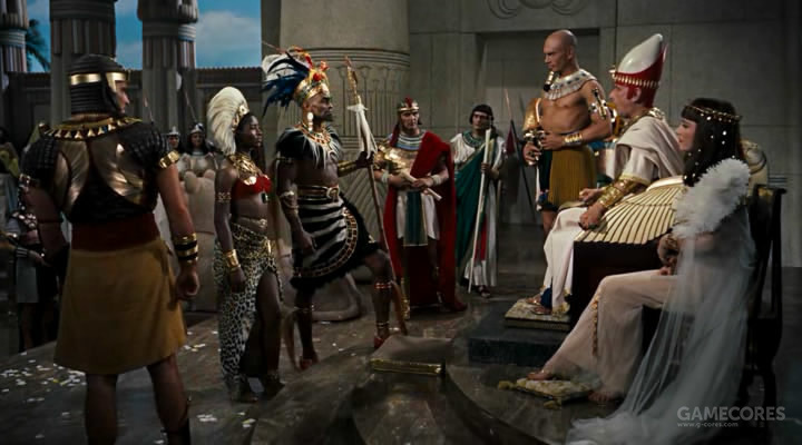 电影《十诫》中塞提一世面见努比亚人,塞提一世右手边的是拉姆西斯