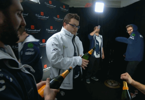 2国际邀请赛(ti7)的话,相信你已经知道team liquid取得了最后的胜利