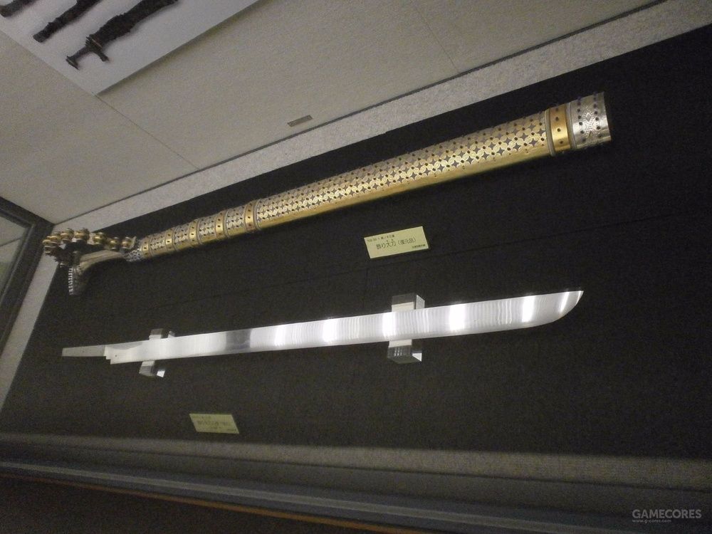 从早期的生产工具发展而来的青铜制刀类如锲(铊,なた)之后,日本最早