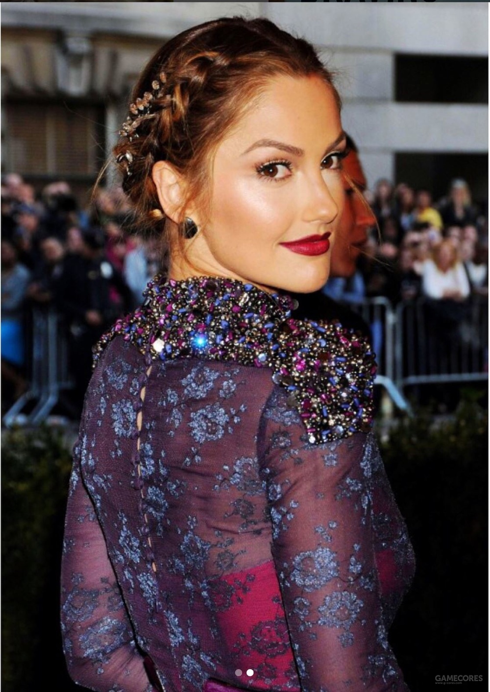 《底特律:变人》游戏中的这位大美女,如今是漫改美剧的要角