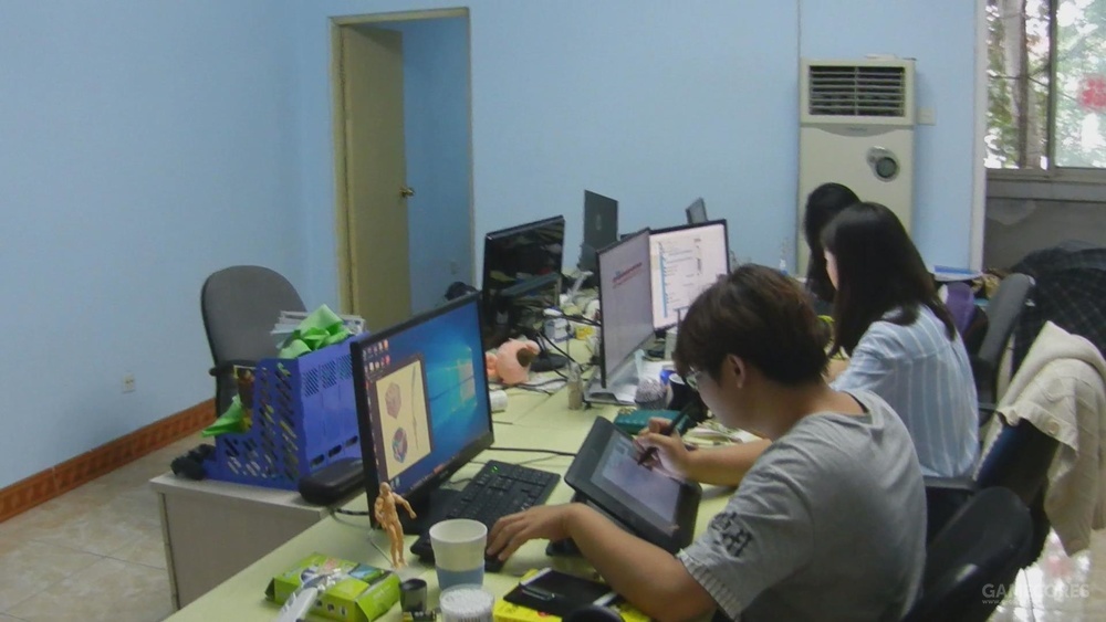 任意门游戏的主办公室,大家都在忙于当前的工作.