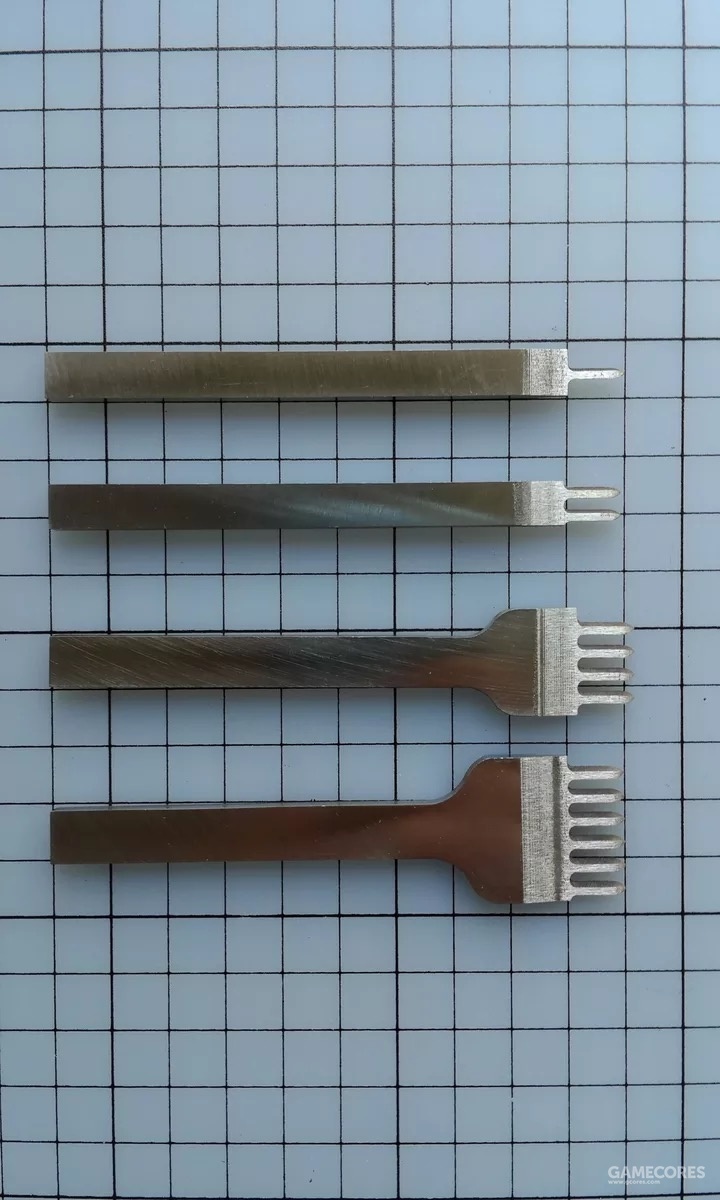 像小叉子一样的斩子就是打孔工具啦