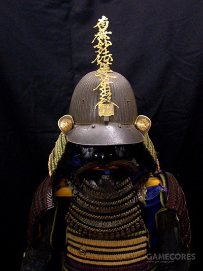 银箔乌帽子兜:加藤清正(1562-1611)所爱用的的银制头盔,其 形状类似于