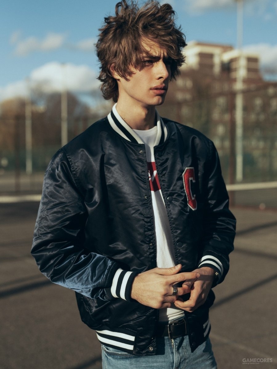 《鬼泣5》tgs2018 预告最后登场的这个神秘新角色 v 是由 owen hamze